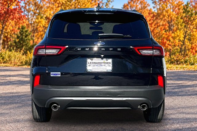 Certified 2025 Ford Escape ST-Line FWD image 5