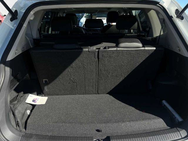Used 2020 Volkswagen Tiguan SE w/ Panoramic Sunroof Package image 15