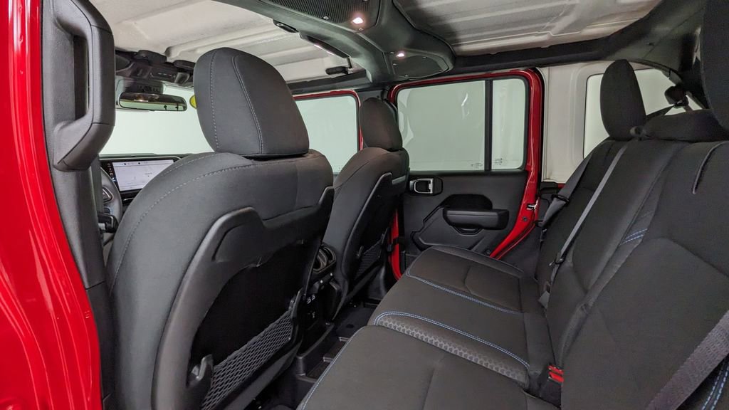 Used 2025 Jeep Wrangler Unlimited Rubicon 4xe w/ Convenience Group AWD/4WD image 34