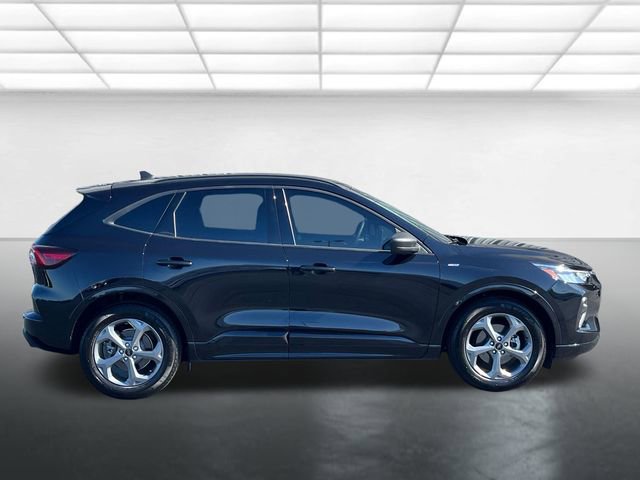 Certified 2023 Ford Escape ST-Line w/ Tech Pack #1 FWD image 3
