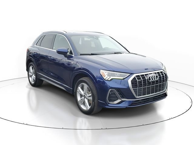 Used 2022 Audi Q3 2.0T Premium Plus w/ Premium Plus Package image 4