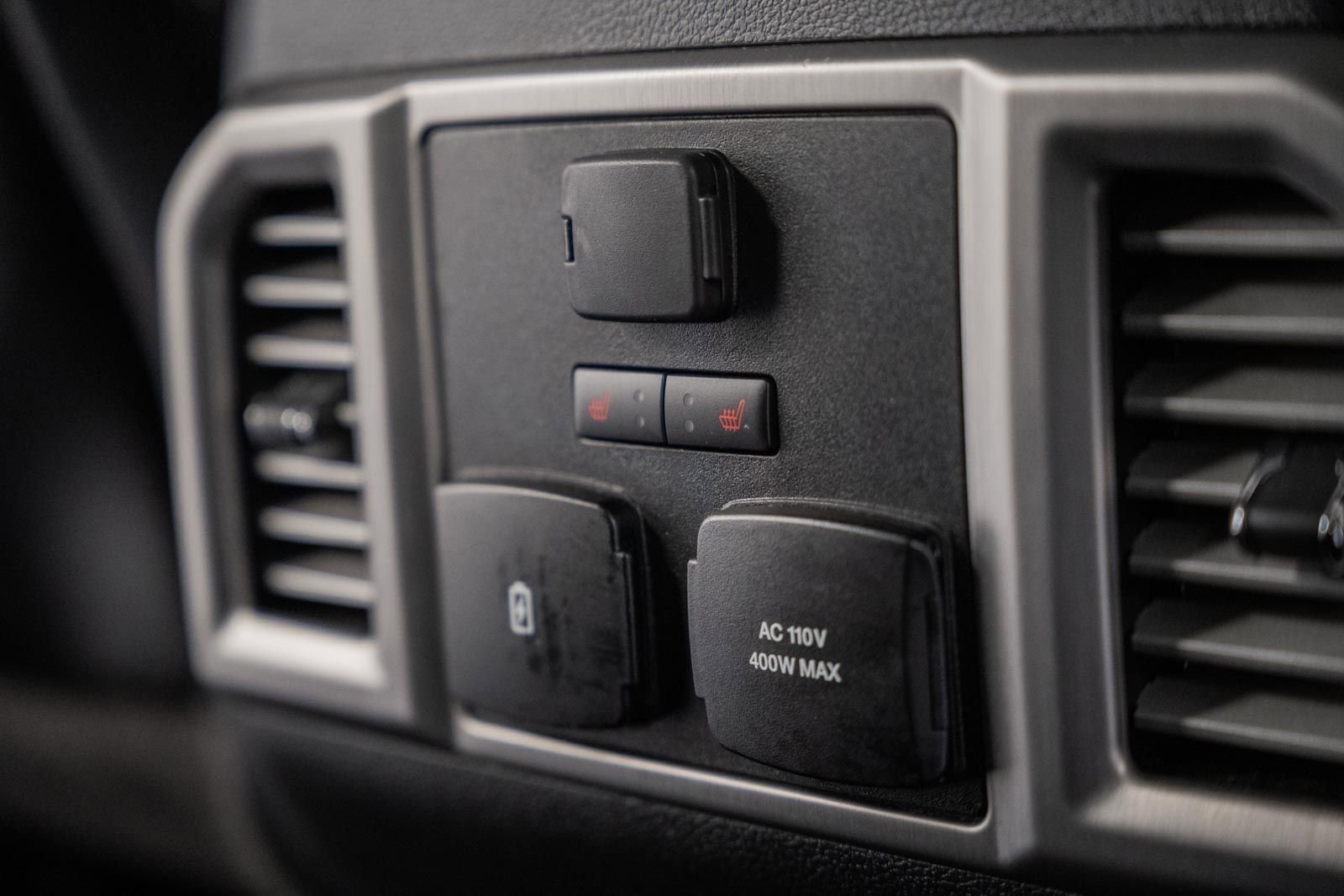 Certified 2018 Ford F150 Platinum w/ Equipment Group 701A Luxury image 42