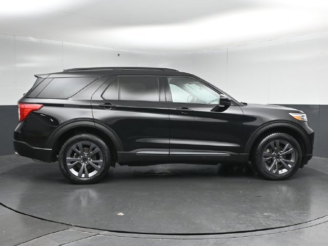 Certified 2024 Ford Explorer XLT w/ Equipment Group 202A AWD/4WD image 8