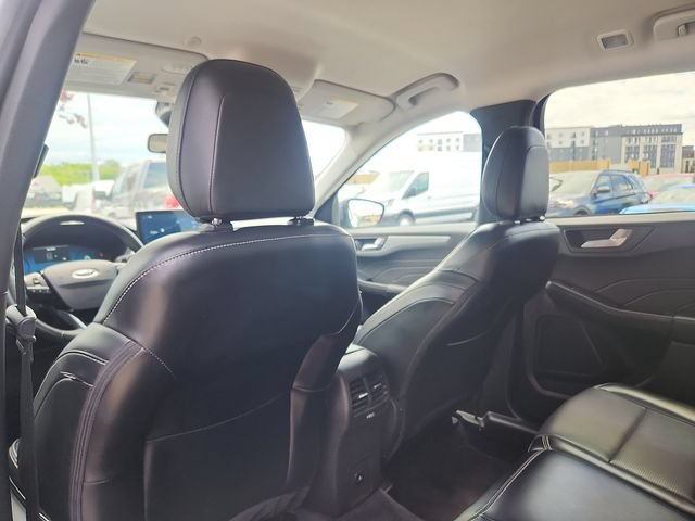 Certified 2024 Ford Escape Platinum AWD/4WD image 23
