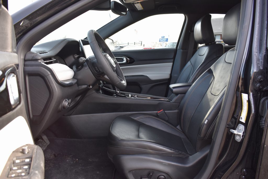 Used 2023 Jeep Compass Limited image 9