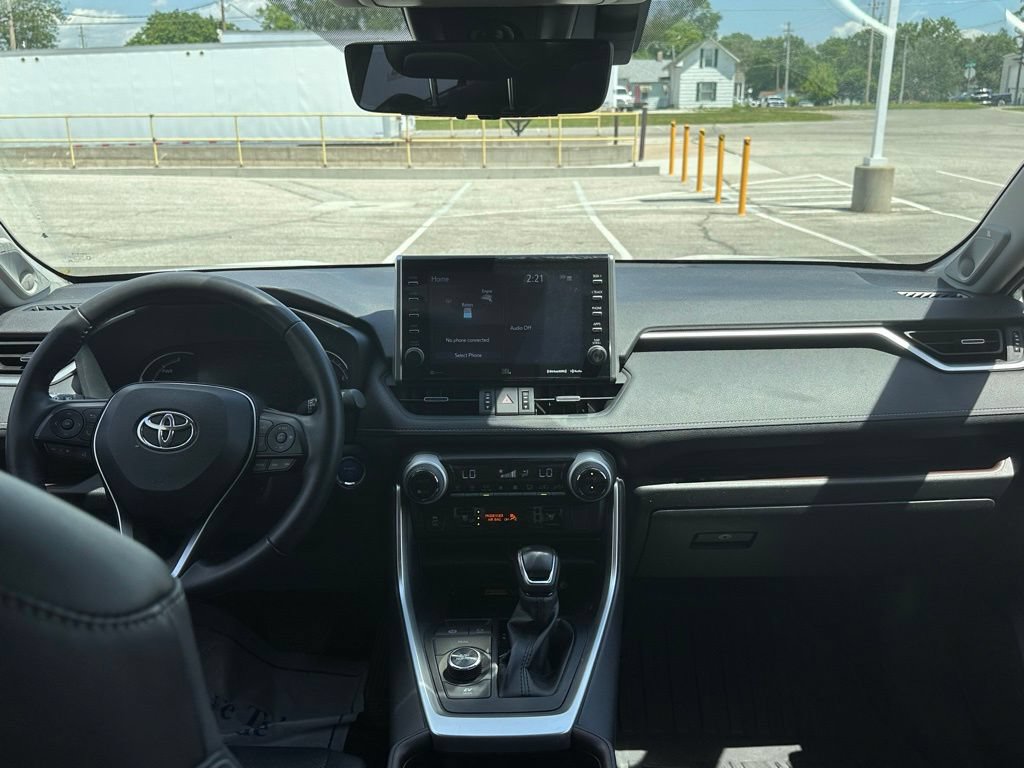 Used 2022 Toyota RAV4 Limited AWD/4WD image 39