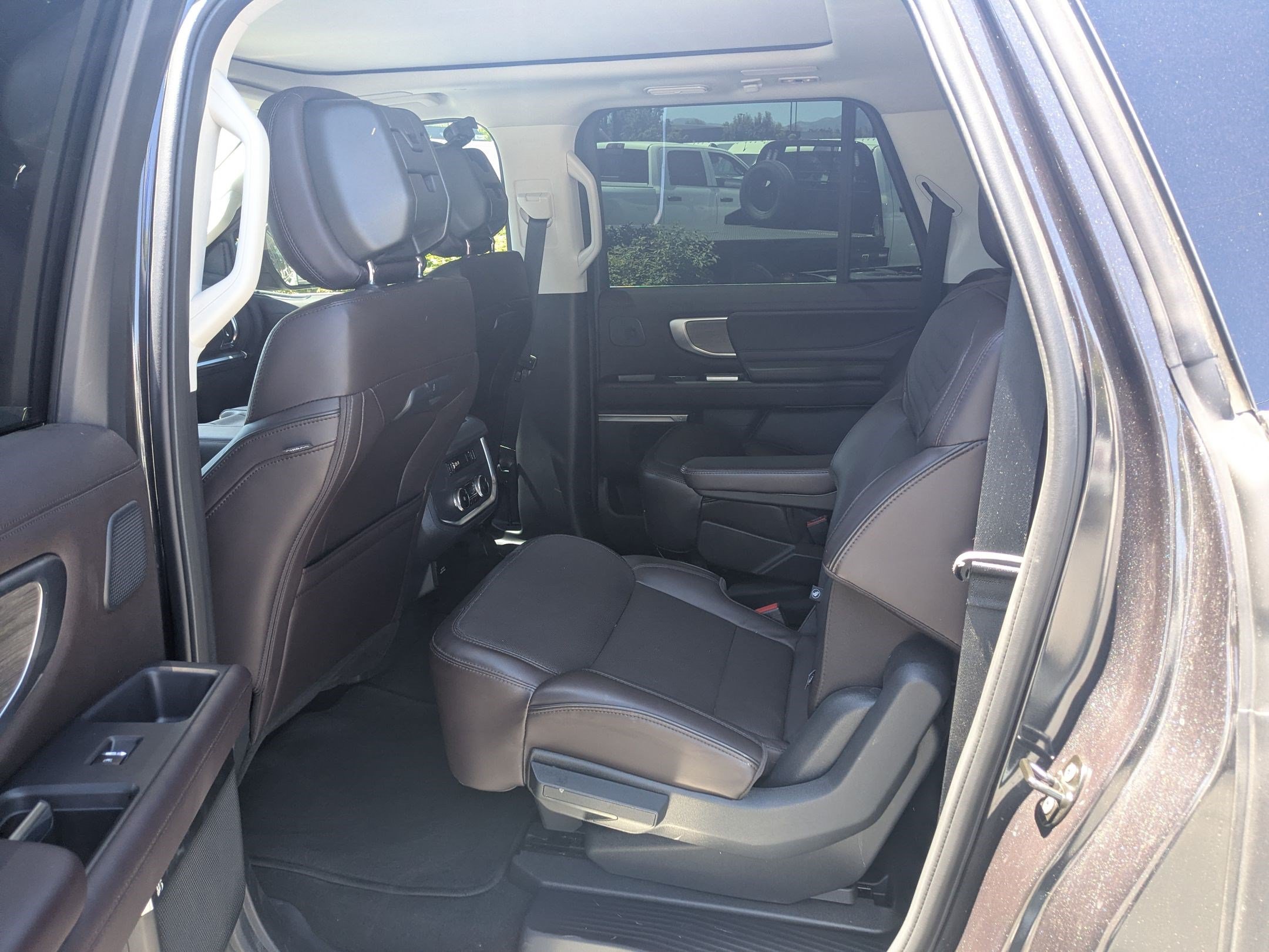 Certified 2026 Ford Expedition Max Platinum w/ Platinum Ultimate Package AWD/4WD image 31