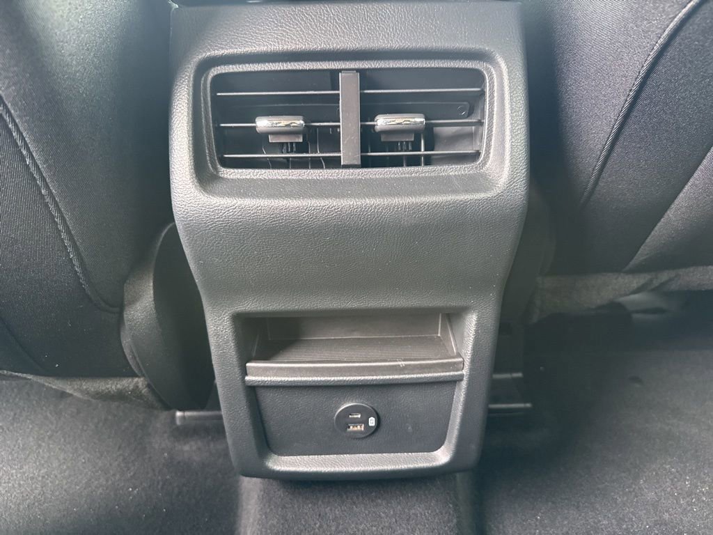 Certified 2021 Ford Edge SE image 30