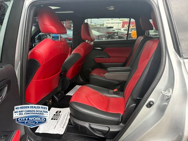 Used 2021 Toyota Highlander XSE AWD/4WD image 8