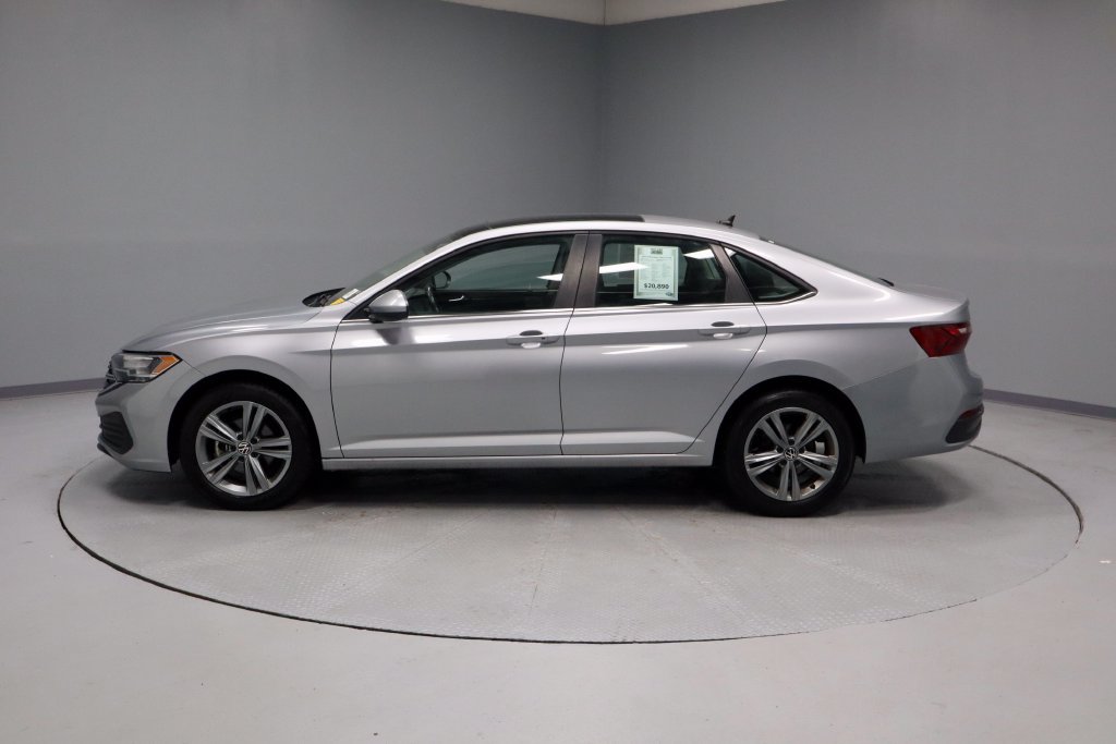 Used 2024 Volkswagen Jetta SE FWD image 8