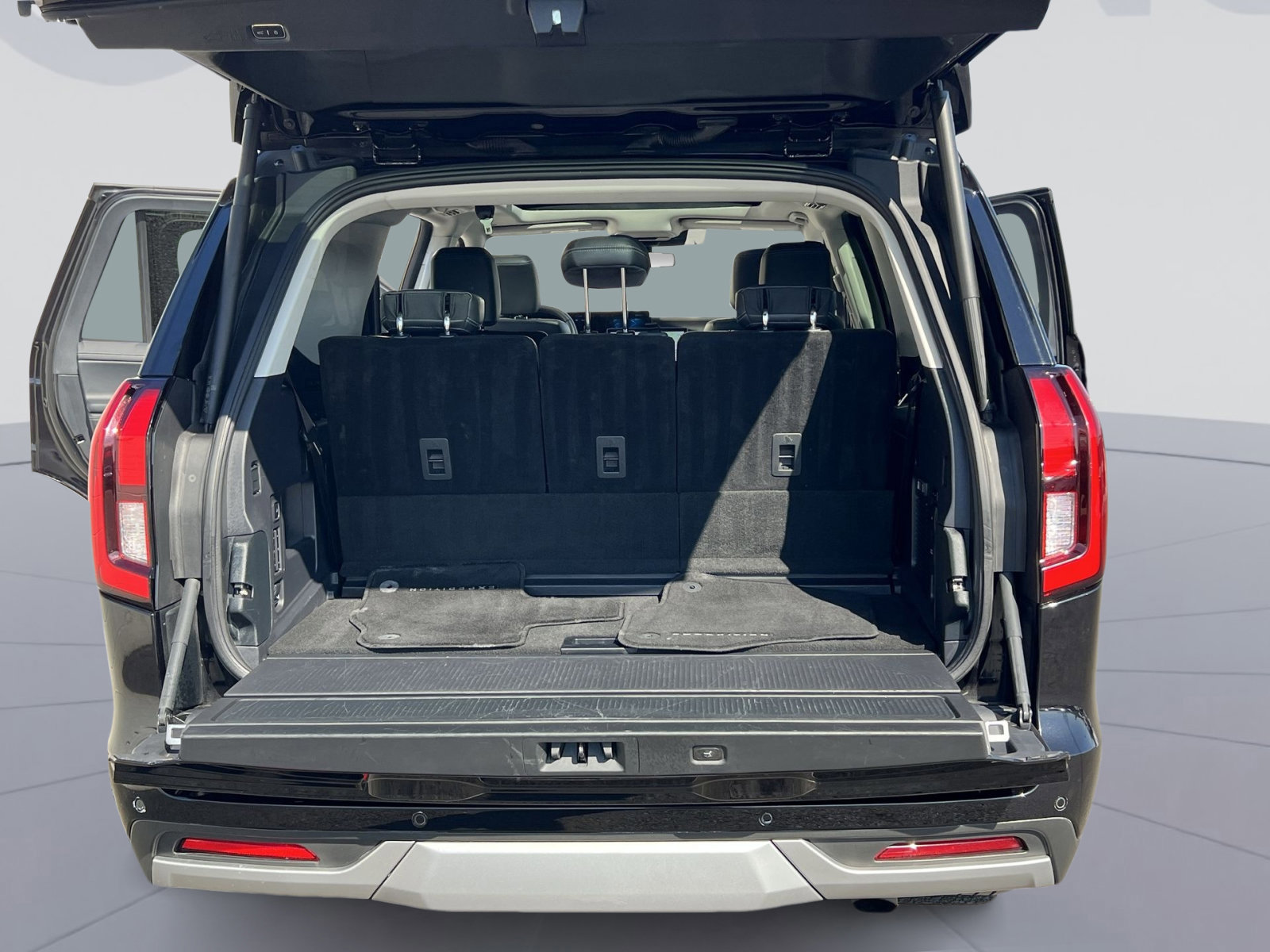 Certified 2025 Ford Expedition Platinum image 27