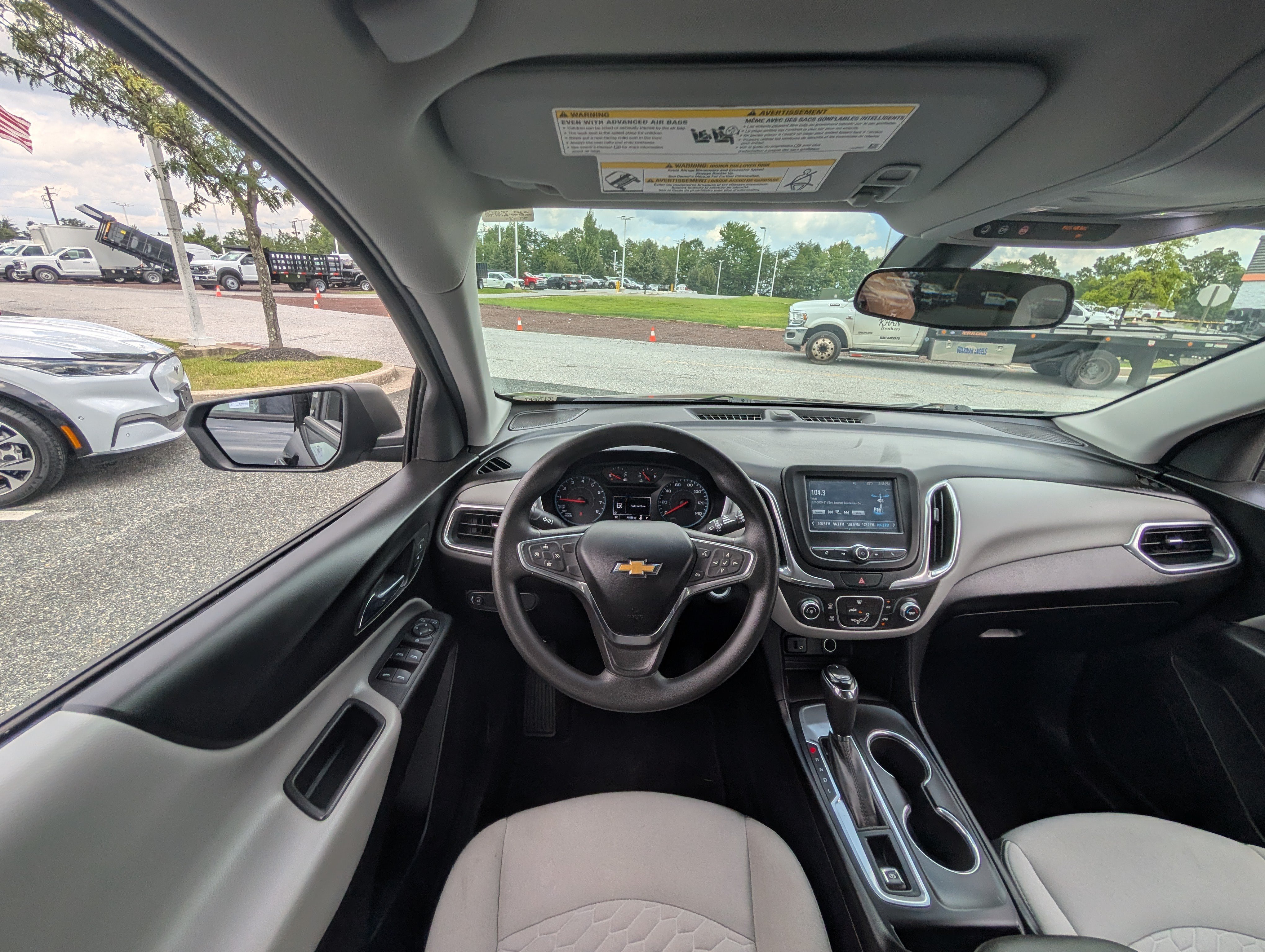 Used 2018 Chevrolet Equinox LS FWD image 15