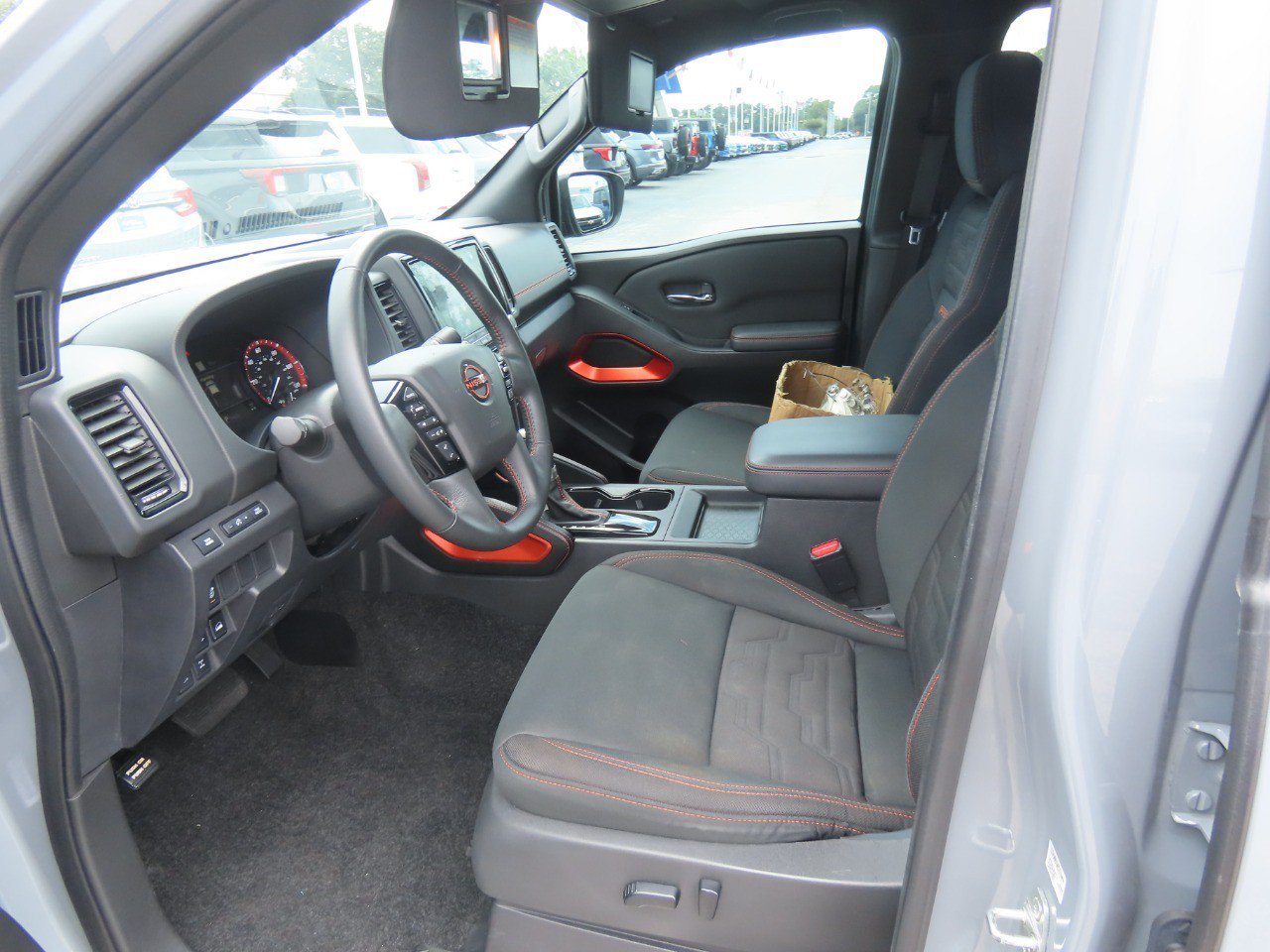 Used 2023 Nissan Frontier PRO-4X w/ Technology Package AWD/4WD image 29