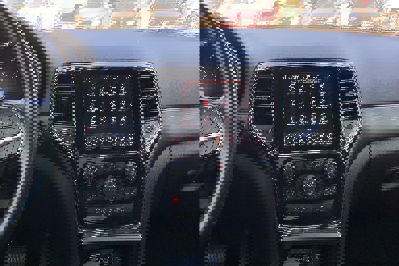 Used 2021 Jeep Grand Cherokee Laredo X image 9