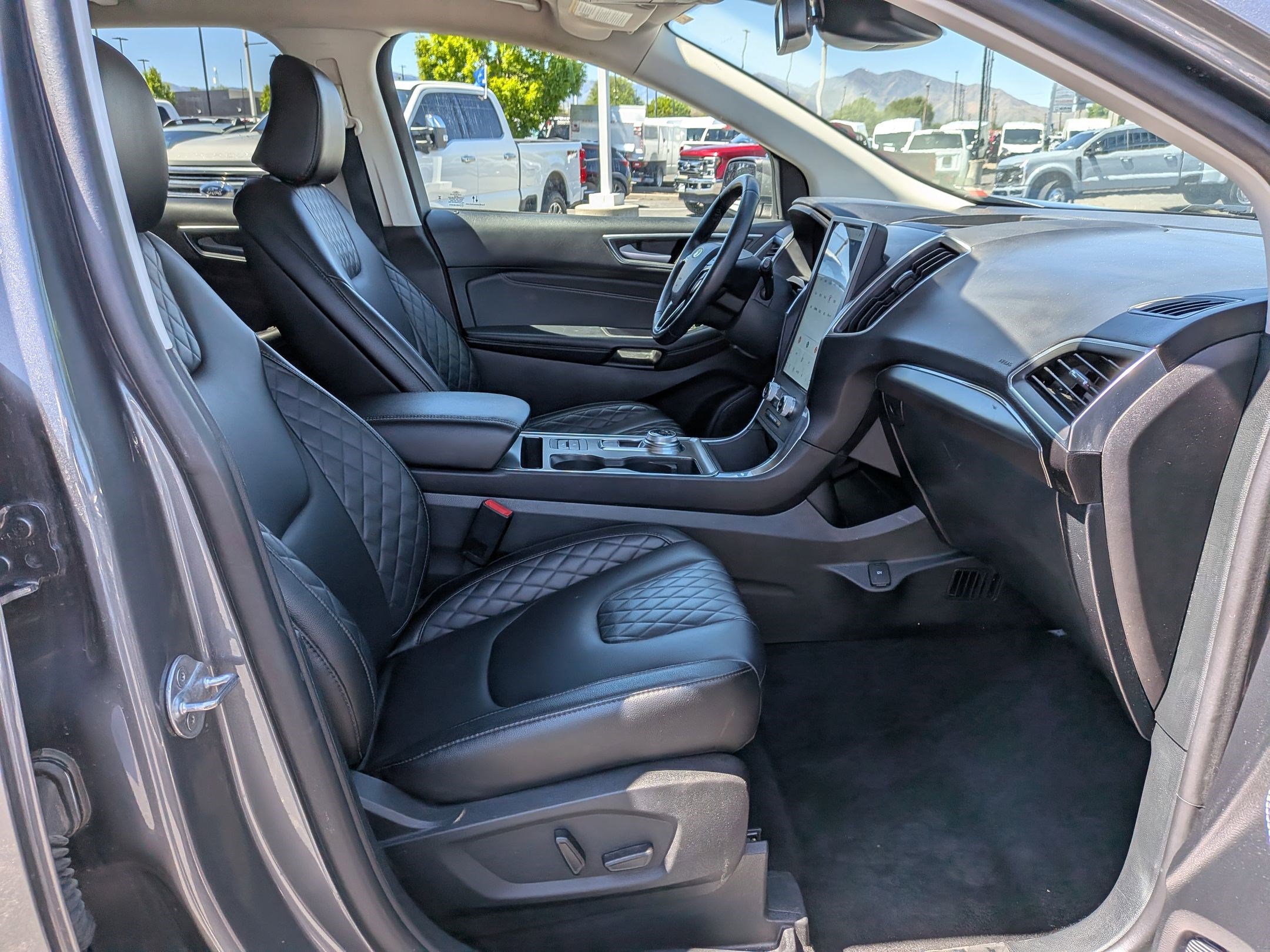 Certified 2024 Ford Edge Titanium AWD/4WD image 32