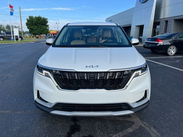 Used 2023 Kia Carnival LX FWD image 2