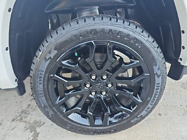 Used 2025 RAM 1500 Limited AWD/4WD image 32