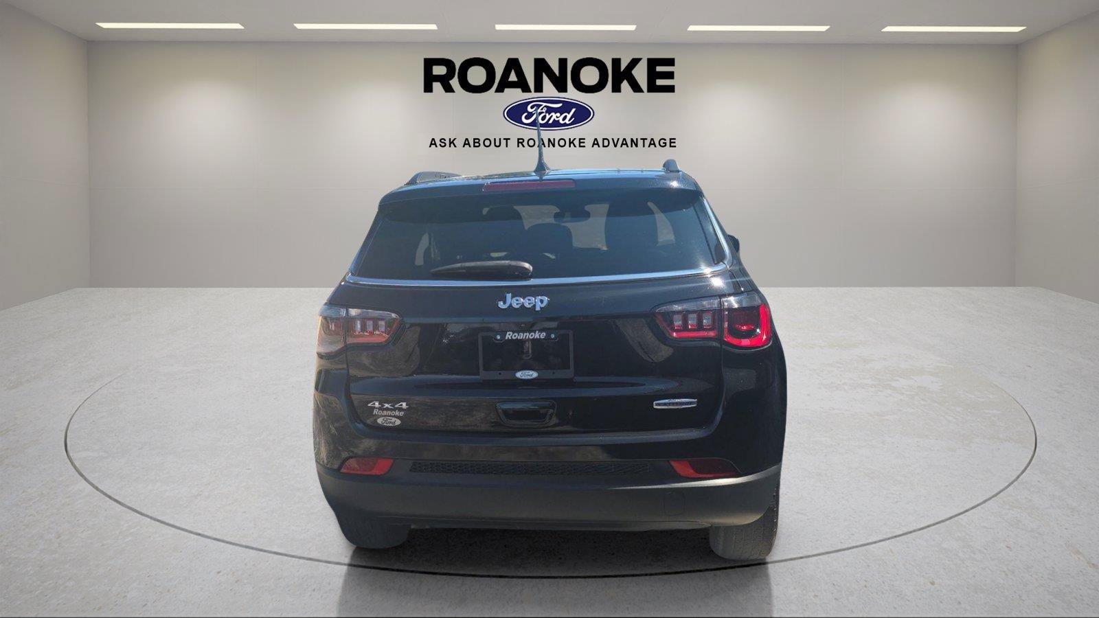 Used 2023 Jeep Compass Latitude w/ Convenience Group AWD/4WD image 10