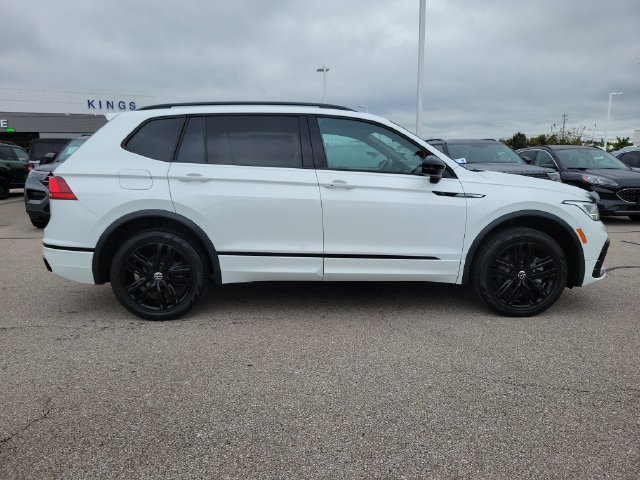 Used 2022 Volkswagen Tiguan SE R-Line AWD/4WD image 6