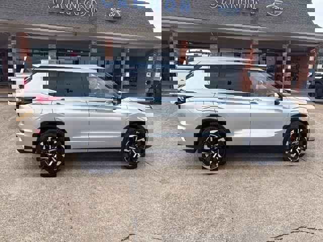 Used 2024 Mitsubishi Outlander AWD image 6