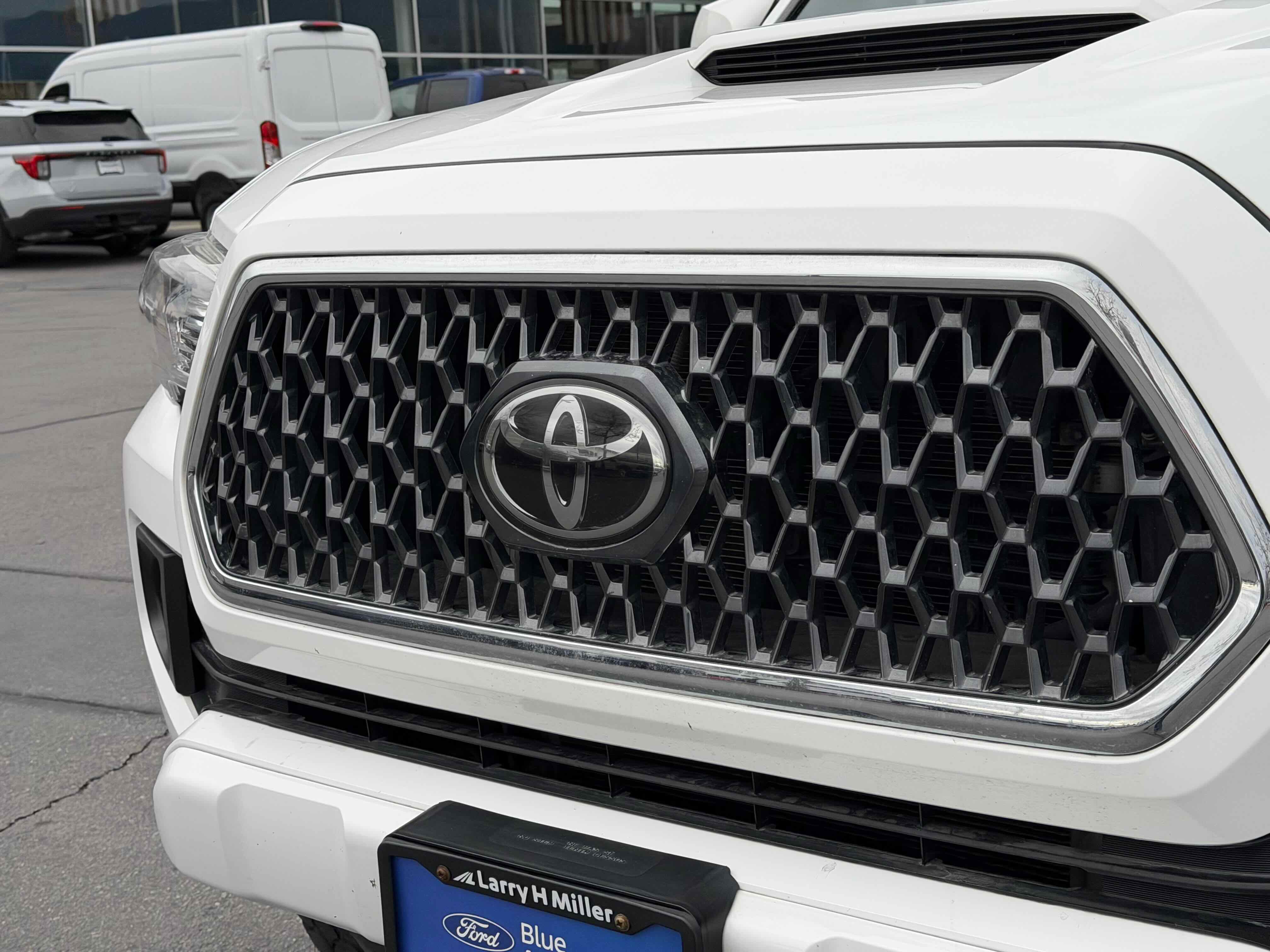 Used 2019 Toyota Tacoma TRD Sport image 13