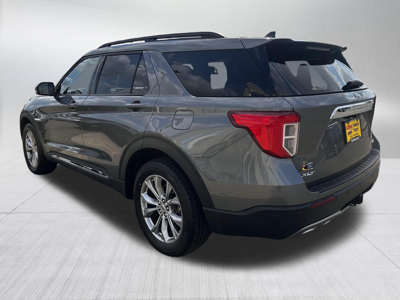 Certified 2024 Ford Explorer XLT w/ Equipment Group 202A AWD/4WD image 5