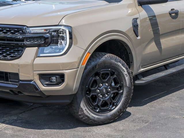 Certified 2025 Ford Ranger XLT w/ Black Appearance Package AWD/4WD image 4
