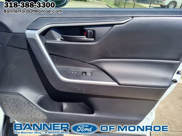 Used 2022 Toyota RAV4 LE FWD image 23