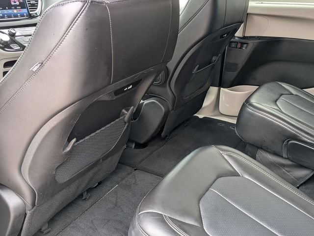 Used 2024 Chrysler Pacifica Touring-L FWD image 26