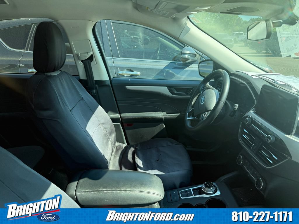 Certified 2022 Ford Escape SE w/ Cold Weather Package AWD/4WD image 7