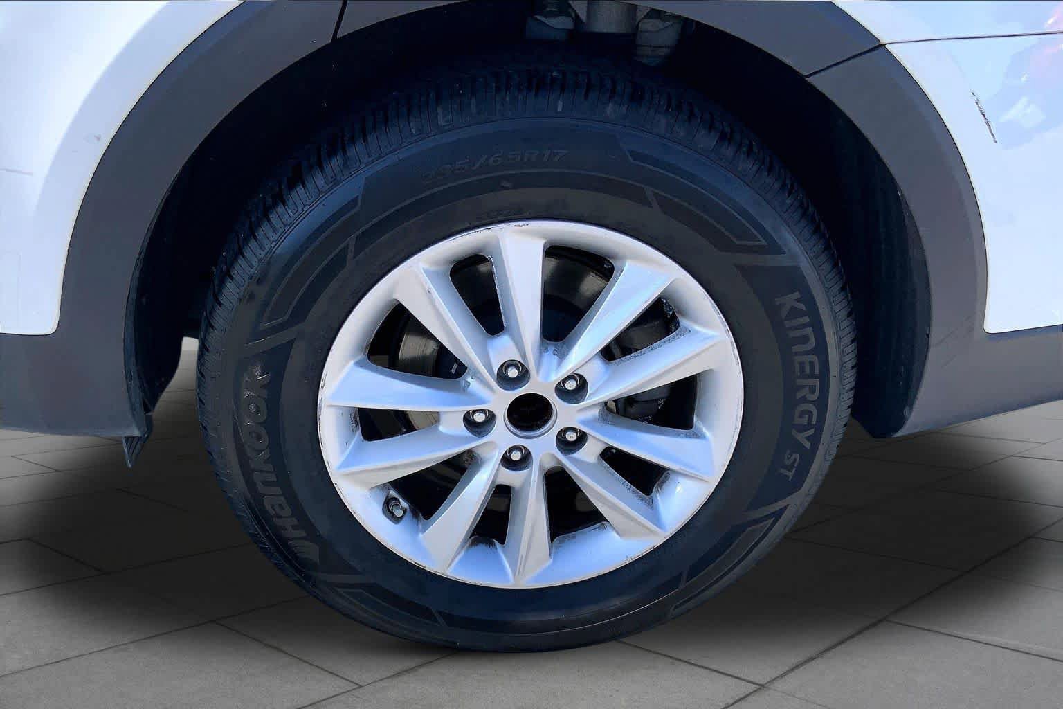 Used 2020 Kia Sorento L FWD image 11