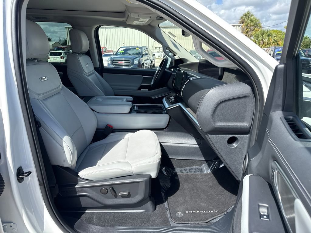 Certified 2025 Ford Expedition Max Platinum image 28