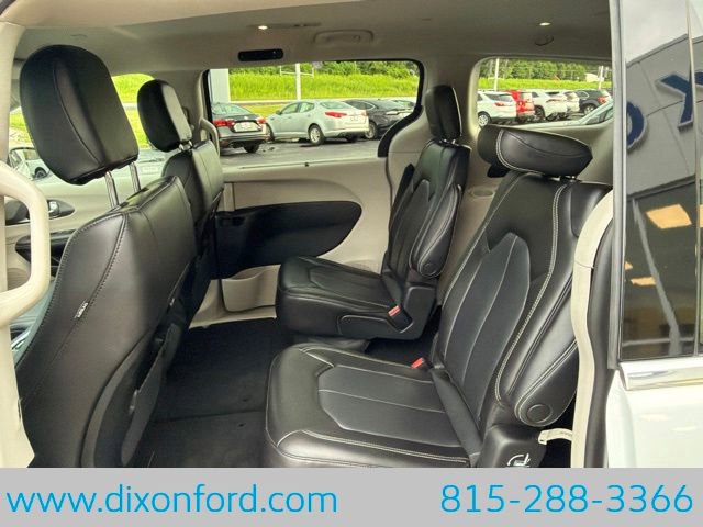 Used 2023 Chrysler Pacifica Touring-L FWD image 22
