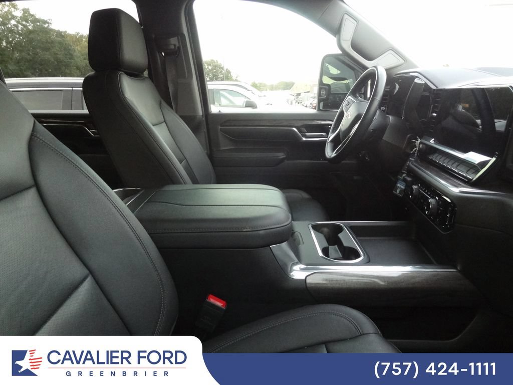 Used 2024 Chevrolet Silverado 2500 LTZ w/ LTZ Convenience Package AWD/4WD image 11
