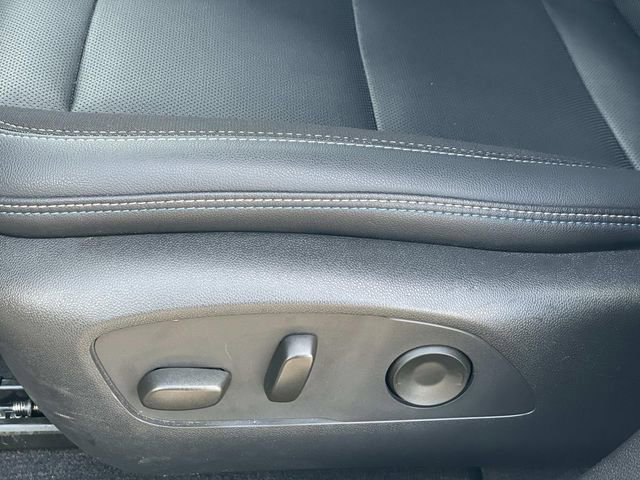 Used 2025 Chevrolet Equinox EV LT w/ Convenience Package image 21