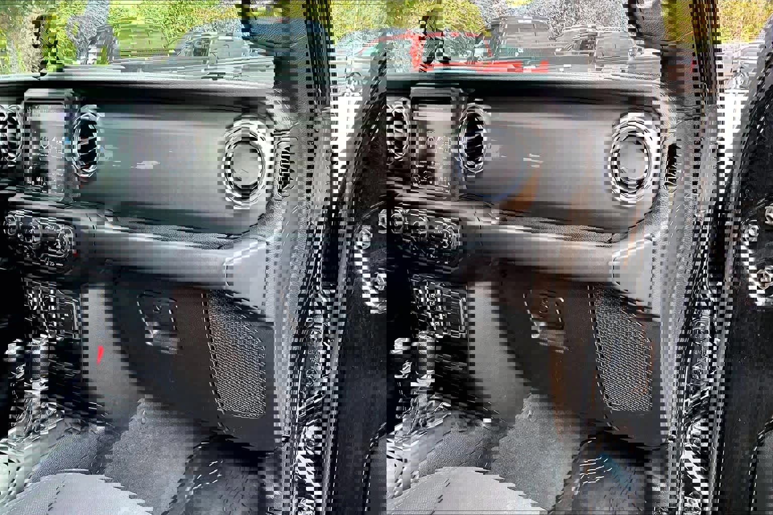 Used 2018 Jeep Wrangler Unlimited Sahara w/ Dual Top Group image 18