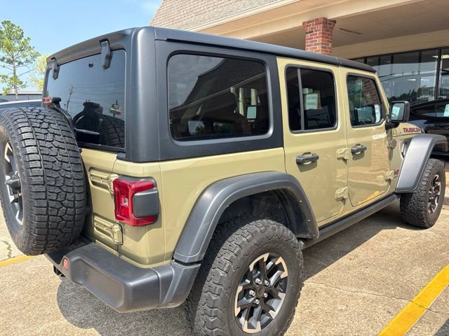 Used 2025 Jeep Wrangler Unlimited Rubicon AWD/4WD image 2