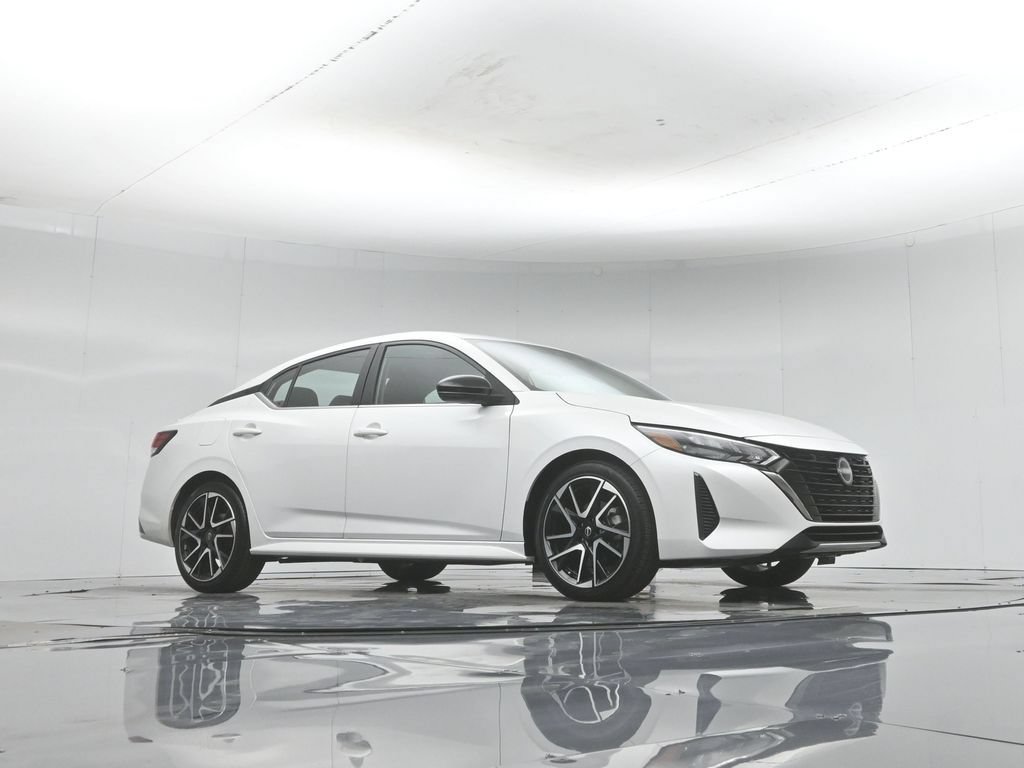 Used 2024 Nissan Sentra SR FWD image 4
