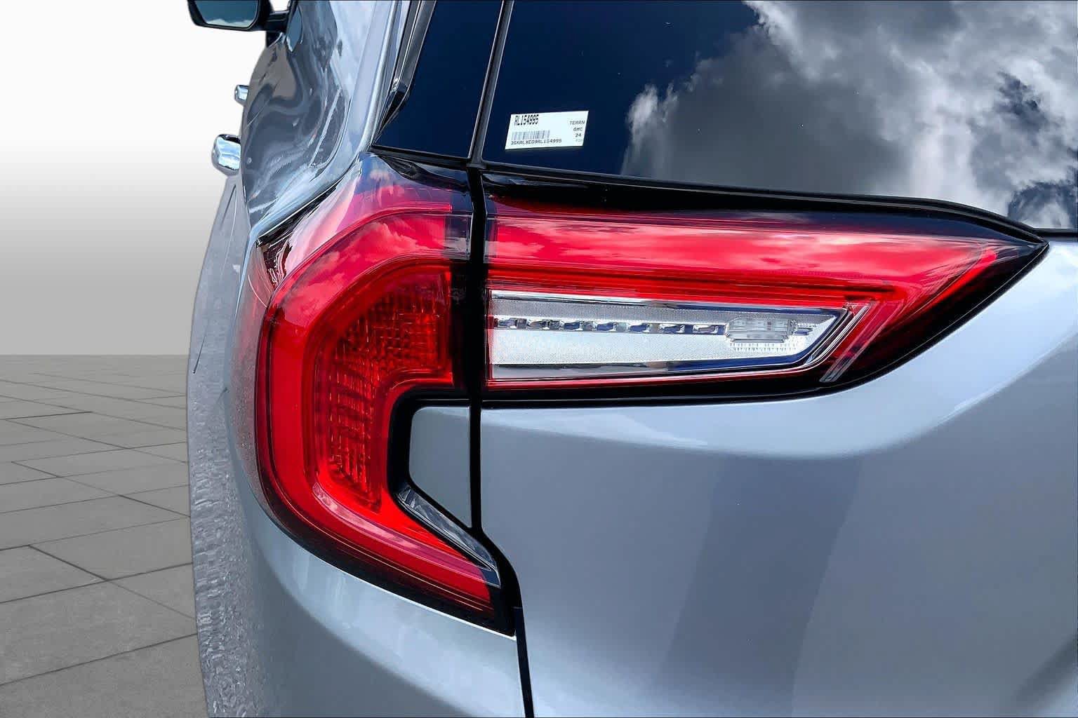Used 2024 GMC Terrain Denali w/ Denali Premium Package AWD/4WD image 29