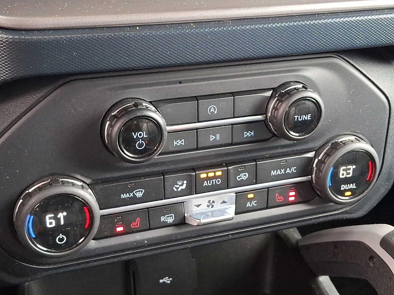 Certified 2023 Ford Bronco Outer Banks w/ Sasquatch Package AWD/4WD image 15