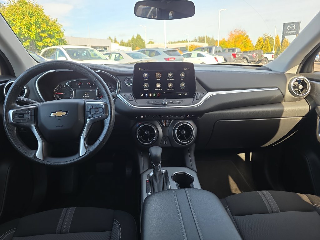 Used 2025 Chevrolet Blazer LT AWD/4WD image 6