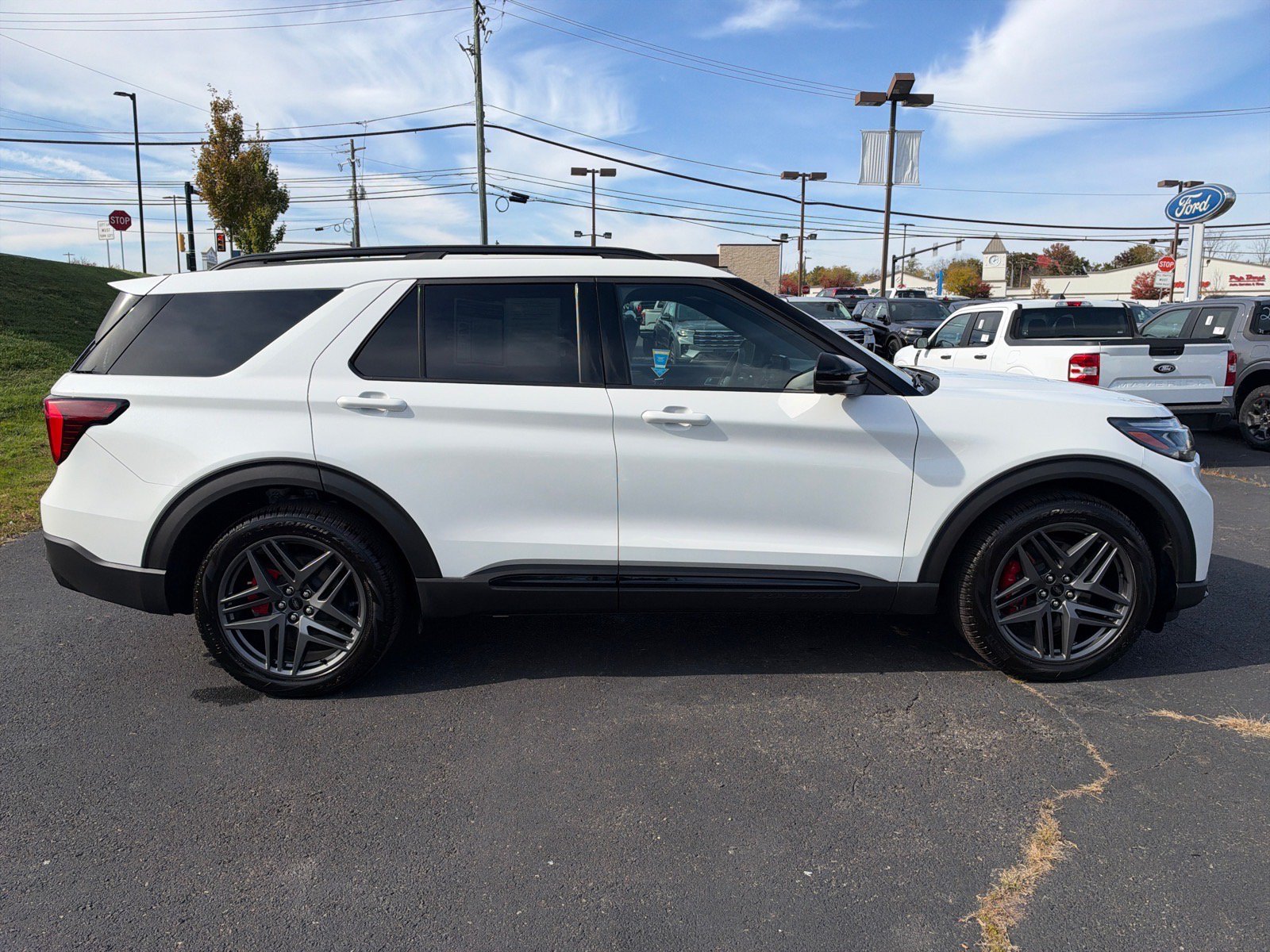 Certified 2026 Ford Explorer ST AWD/4WD image 19