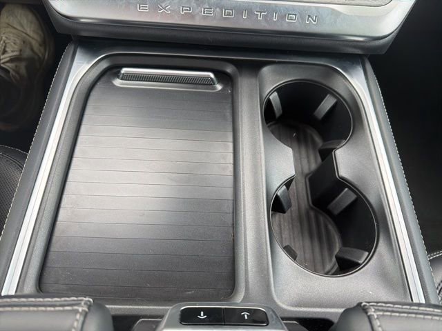 Certified 2025 Ford Expedition Max Platinum w/ Driver's Package image 50