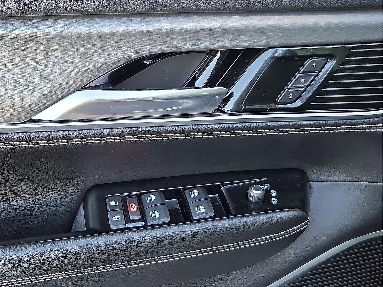 Used 2024 Jeep Wagoneer Series II AWD/4WD image 14