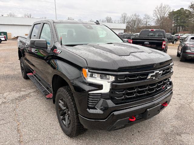 Used 2023 Chevrolet Silverado 1500 LT Trail Boss image 3