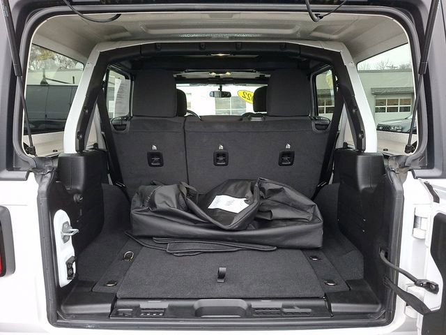 Used 2022 Jeep Wrangler Unlimited Sport S image 29