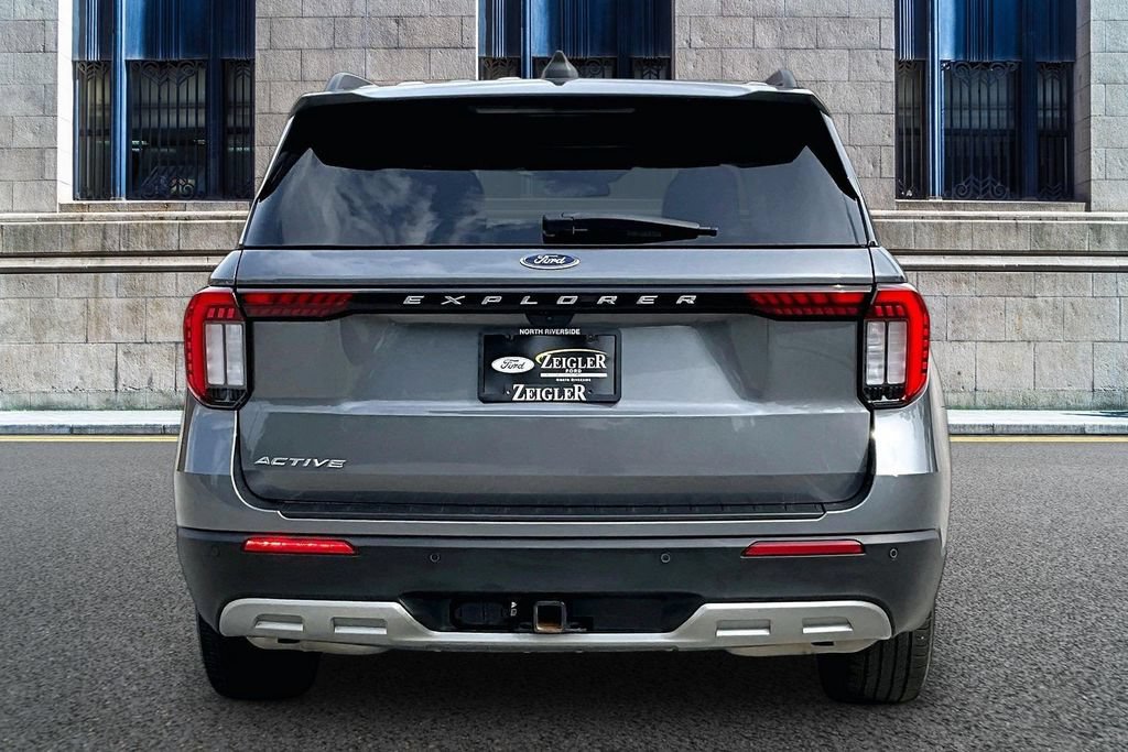 Certified 2025 Ford Explorer Active w/ Active Comfort Package RWD image 4