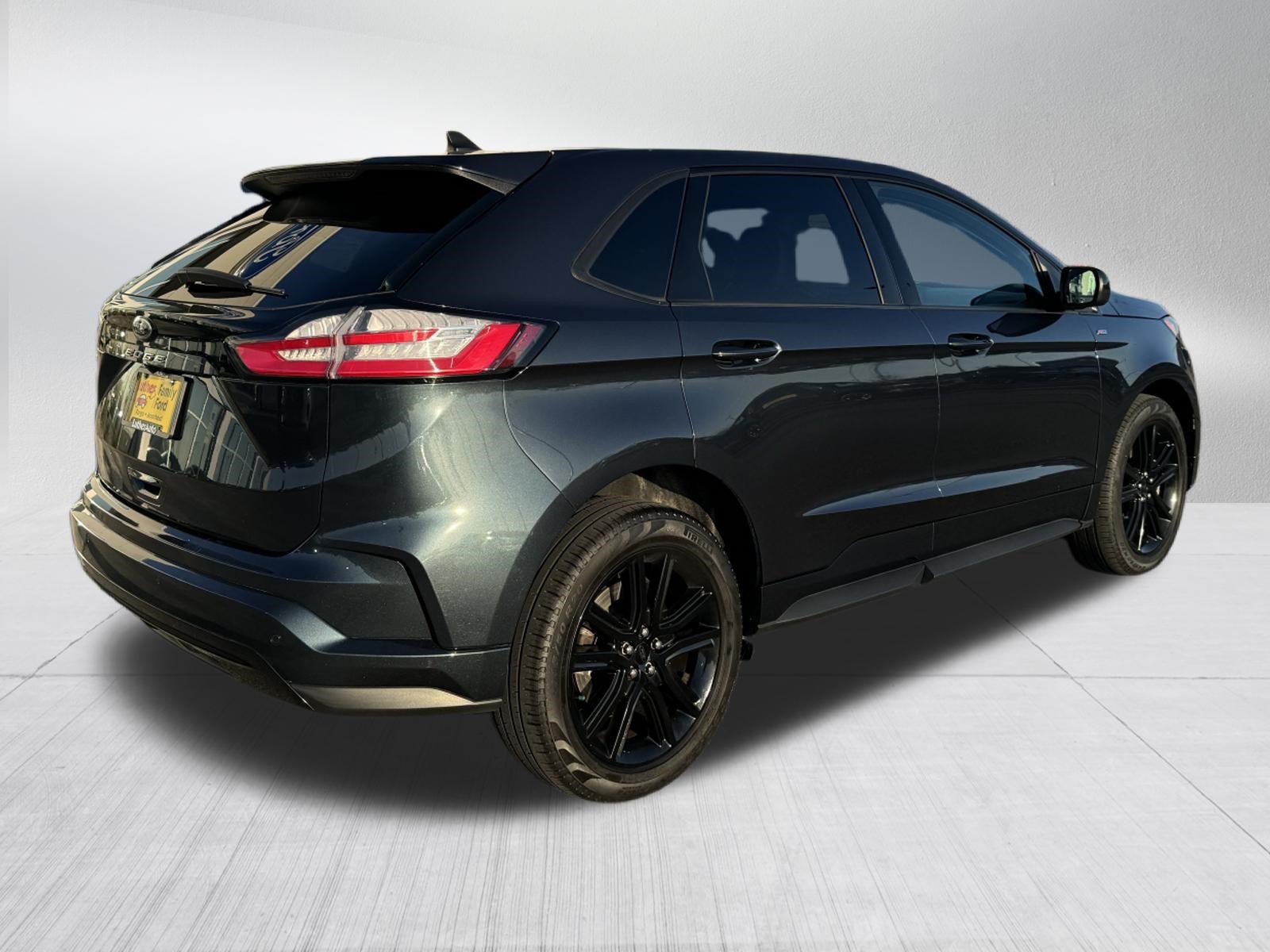 Certified 2024 Ford Edge ST-Line AWD/4WD image 7