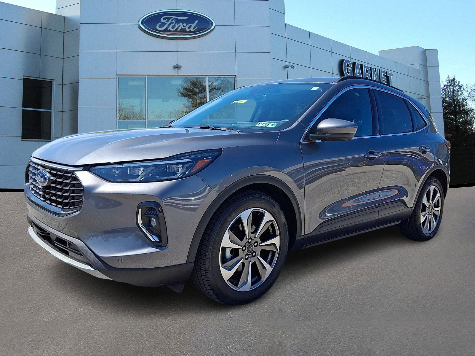 Certified 2023 Ford Escape Platinum w/ Class II Trailer Tow Package FWD image 4