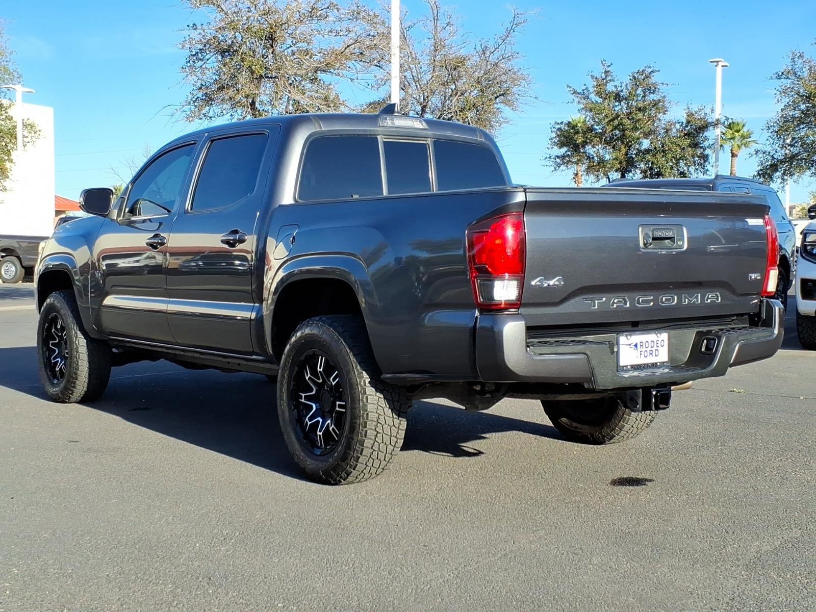 Used 2022 Toyota Tacoma SR image 5